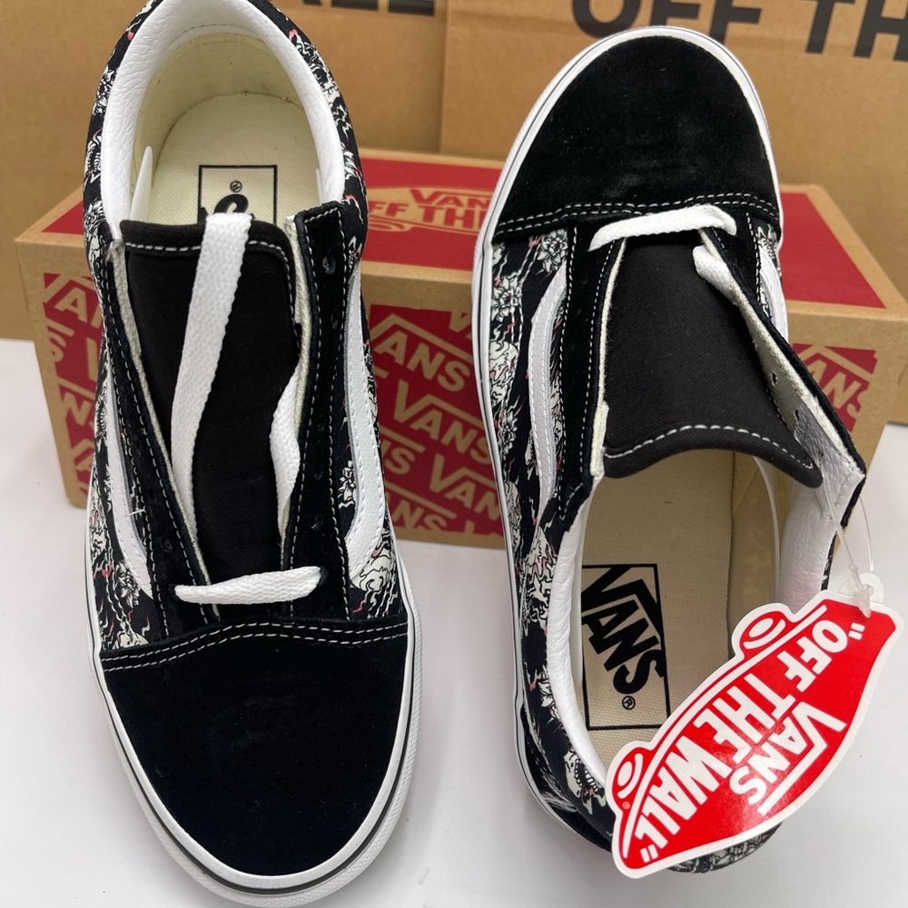 Vans WMNS Old Skool (Flash Skulls)Multi/True White Sneakers
VN0A38G118C - Picture 13 of 16
